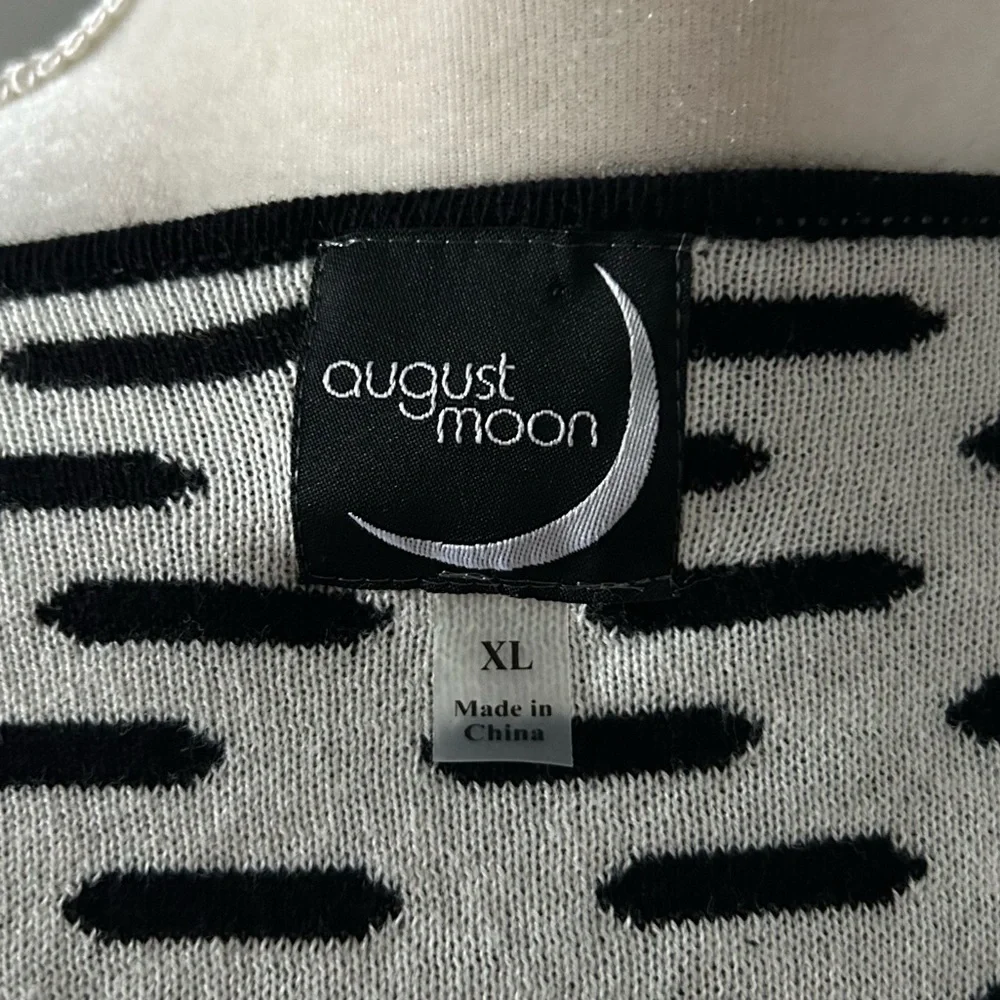 August Moon Geometric Print Sweater - Picture 6 of 8